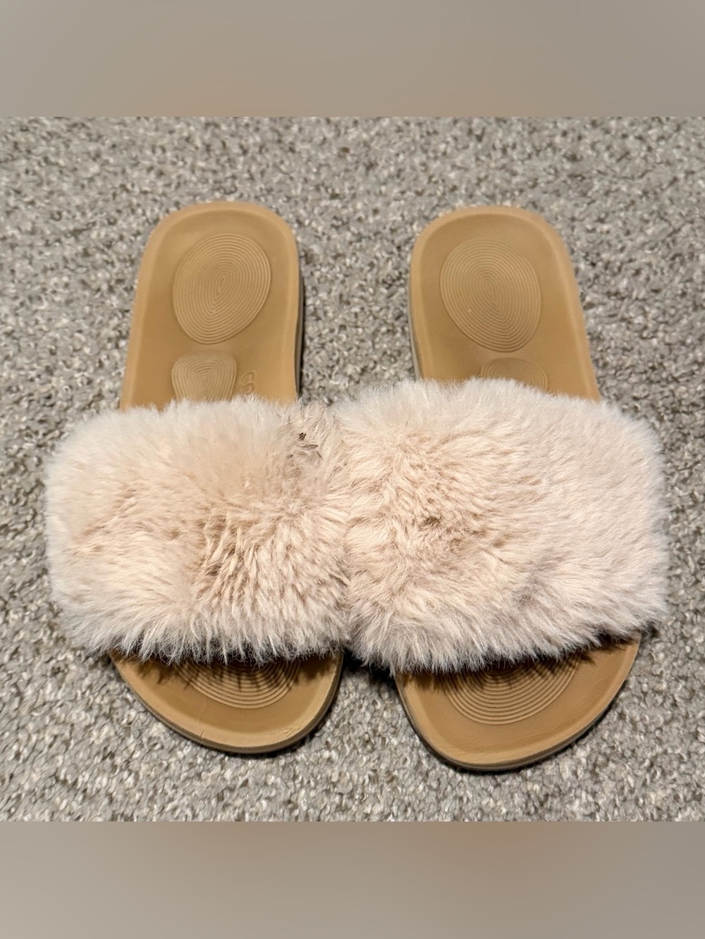 Plush Faux-Fur Slide Sandals in Light Beige
